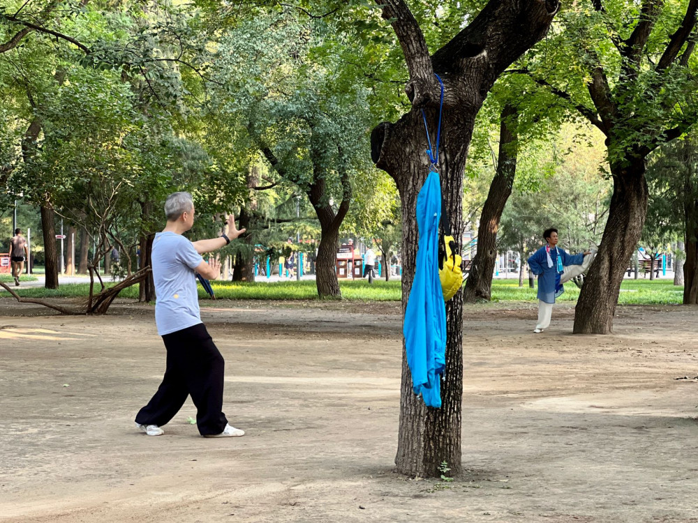 Клаудиа Келли порно видео Қарбызбен мастурбация жасап жатқан жігіт (видео)
